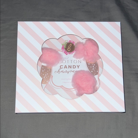 Beauty Bakerie Other - Beauty Bakerie Cotton Candy Blushlighter Palette